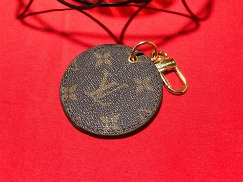 louis vuitton schlüsselanhänger schweiz|louis vuitton keychain.